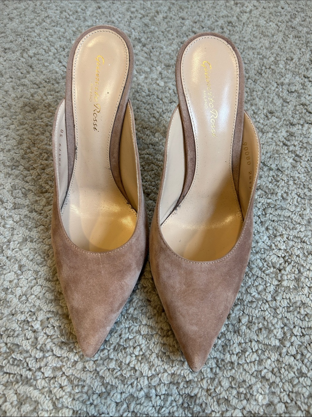 Excellent Condition Gianvito Rossi Dusty Rose Suede Pointed-Toe Mule Heels - Picture 2 of 8